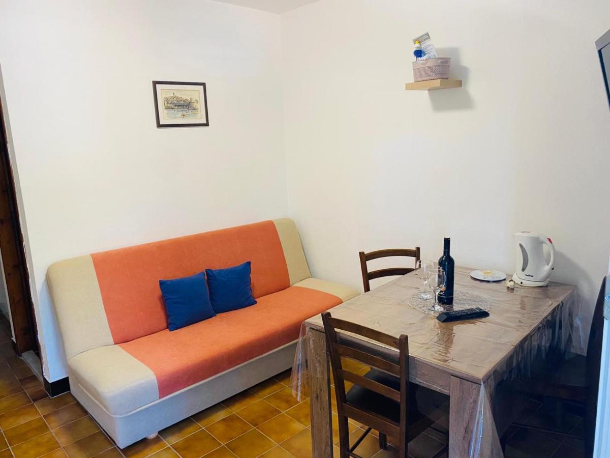 Apartmani Roxy Lovište Esterno foto