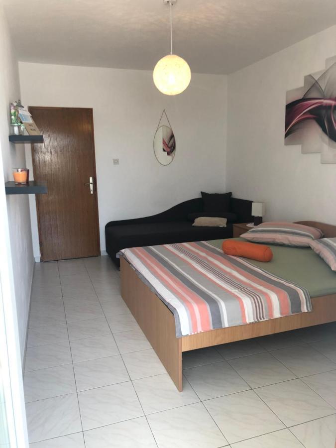 Apartmani Roxy Lovište Esterno foto