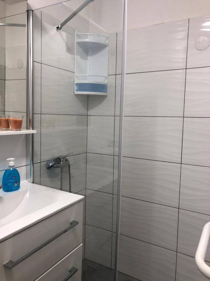 Apartmani Roxy Lovište Esterno foto