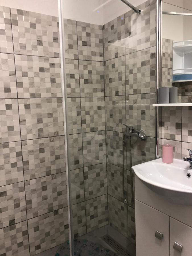 Apartmani Roxy Lovište Esterno foto