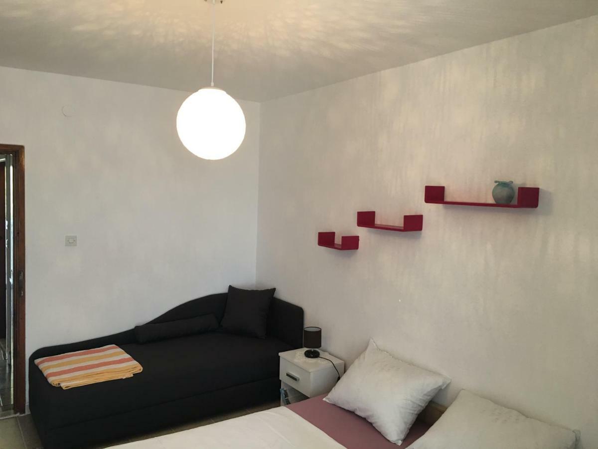 Apartmani Roxy Lovište Esterno foto